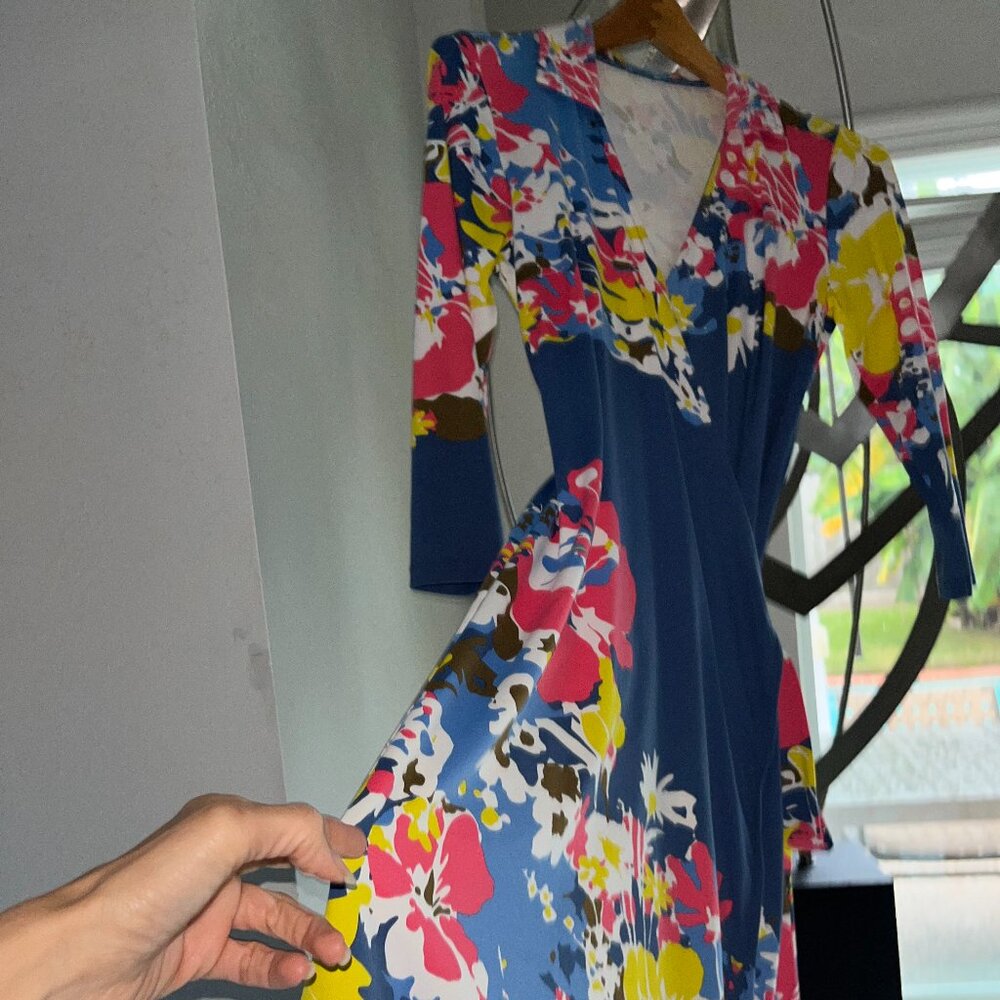 J. McLaughlin Floral Wrap Dress Size XS